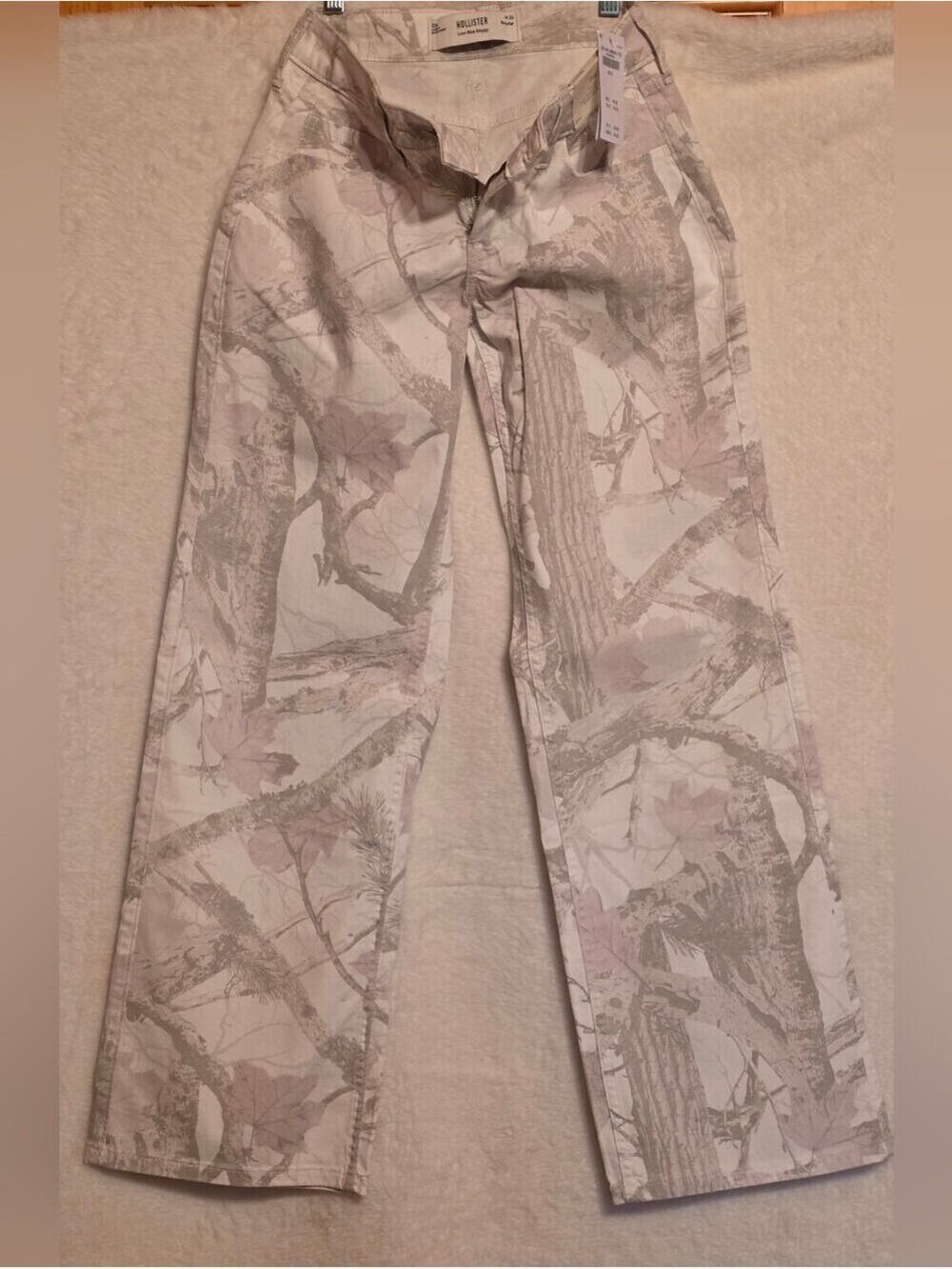 NWT Hollister Low-Rise Baggy Camo Tree Print Pants